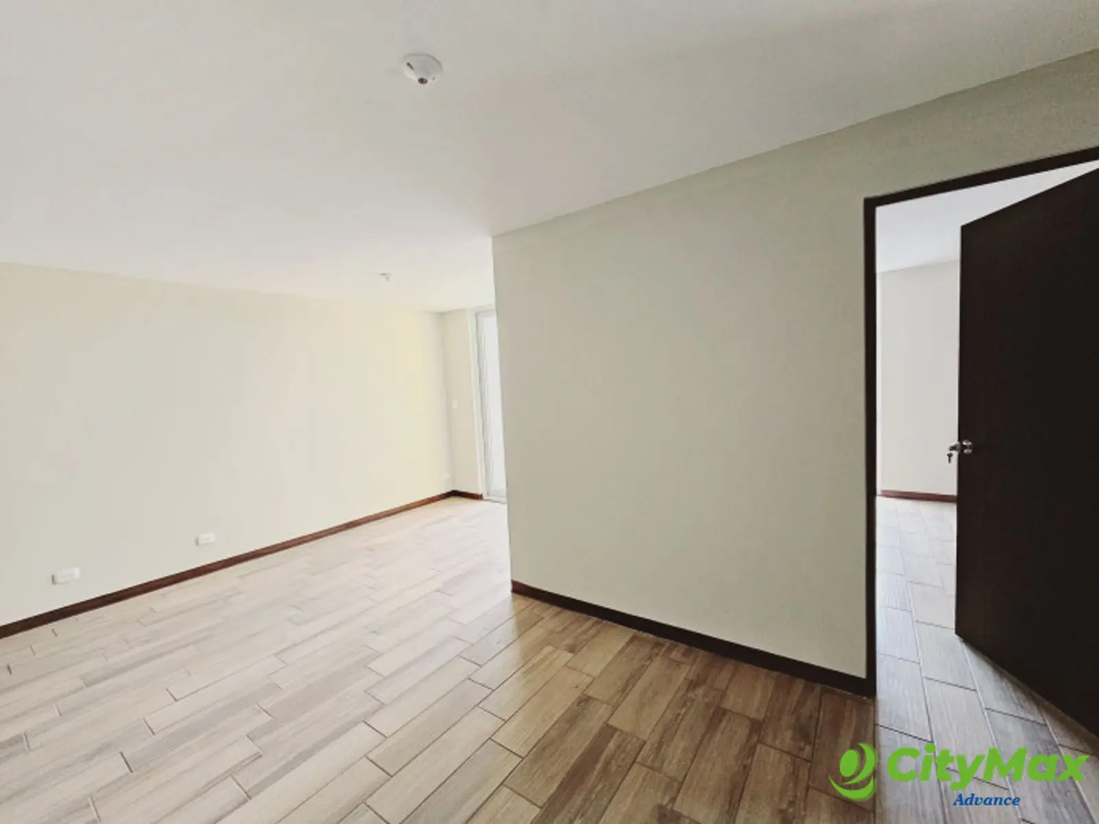 Apartamento en Venta y Renta en San Nicolas del Bosque - COMEDOR