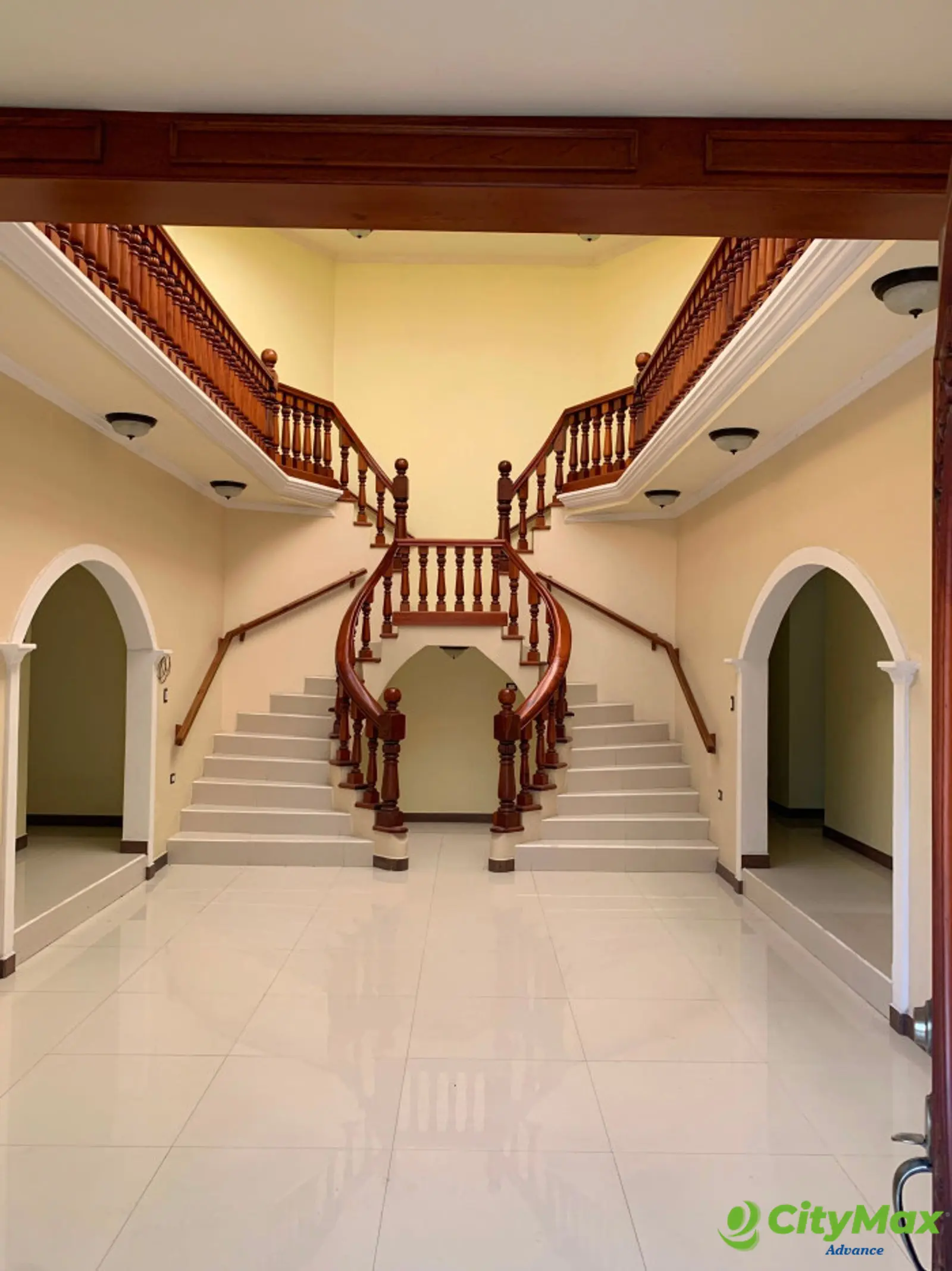 VENTA DE CASA TIPO MANSIÓN EN MAZATENANGO - foto 2
