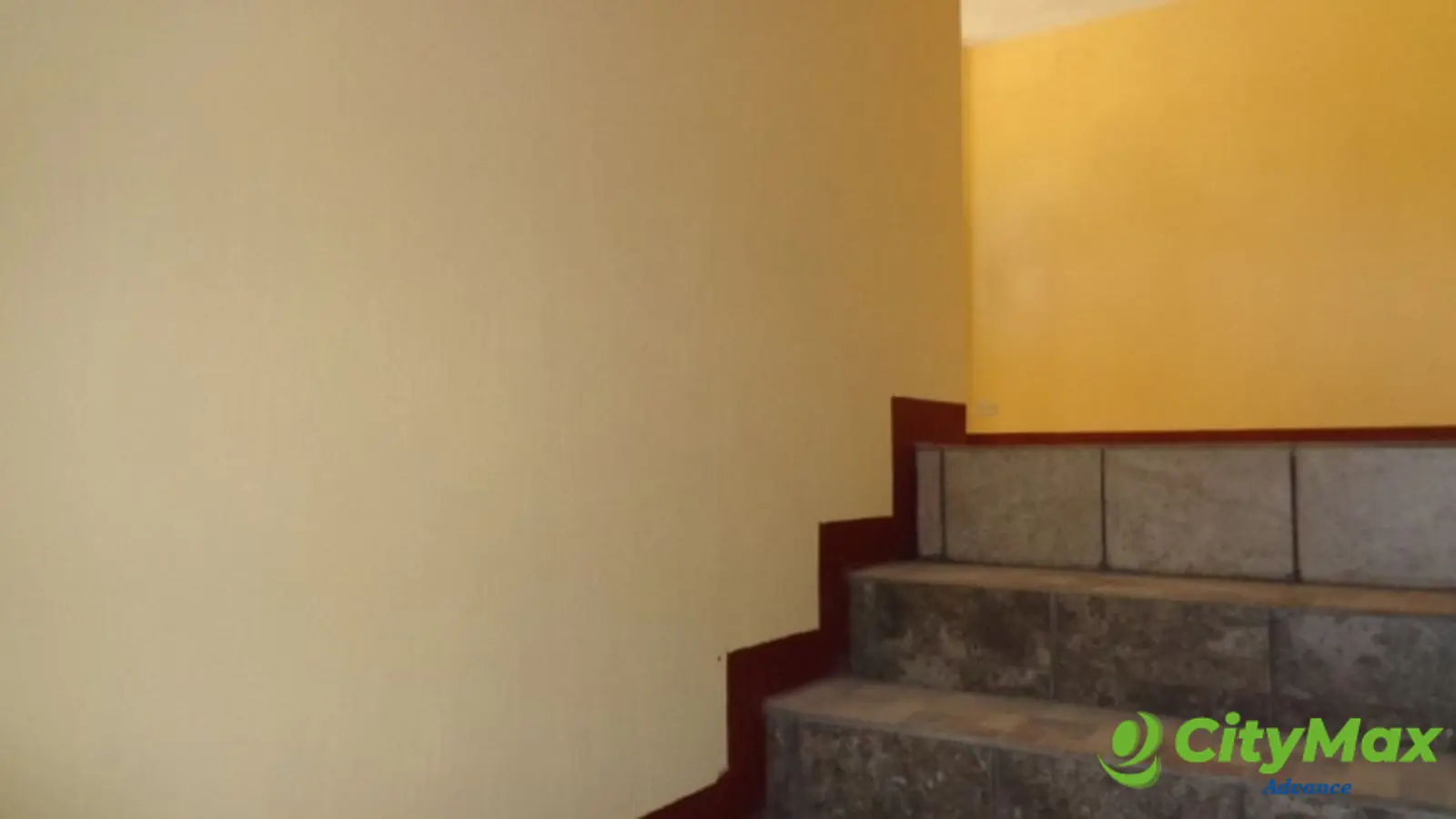Casa en Venta 3 niveles Alamedas de Yumar II Z6 Mixco - foto 4
