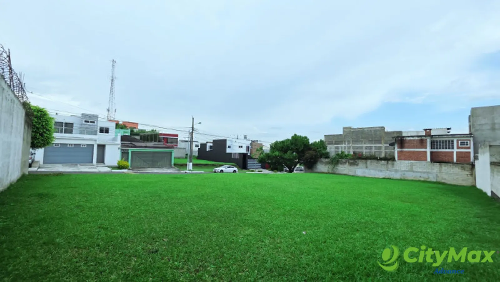 Terreno Grande en Venta en Hacienda Real Zona 16  - foto 6