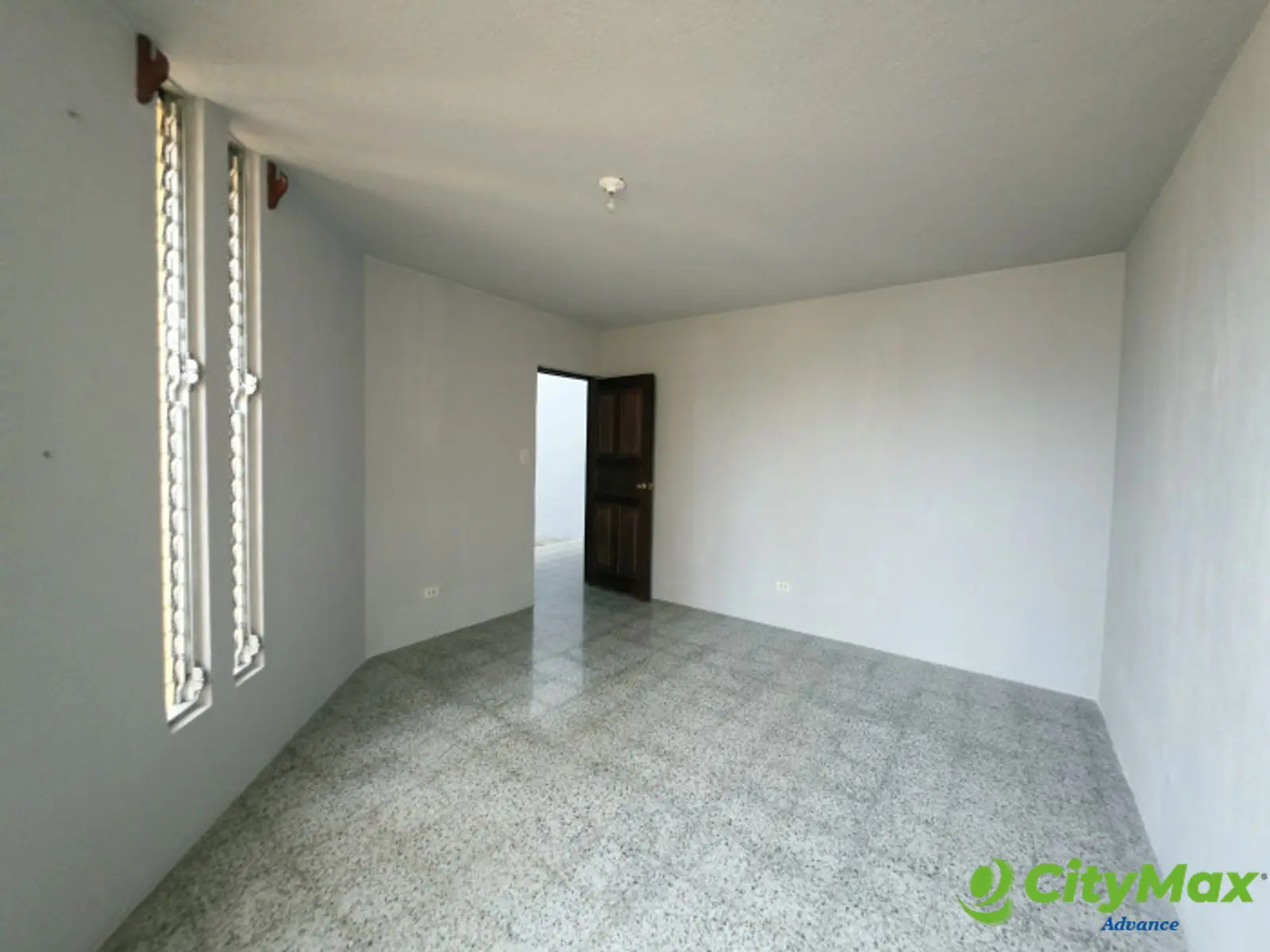 CASA EN VENTA EN PINARES DE SAN CRISTOBAL ZONA 8 MIXCO - foto 12