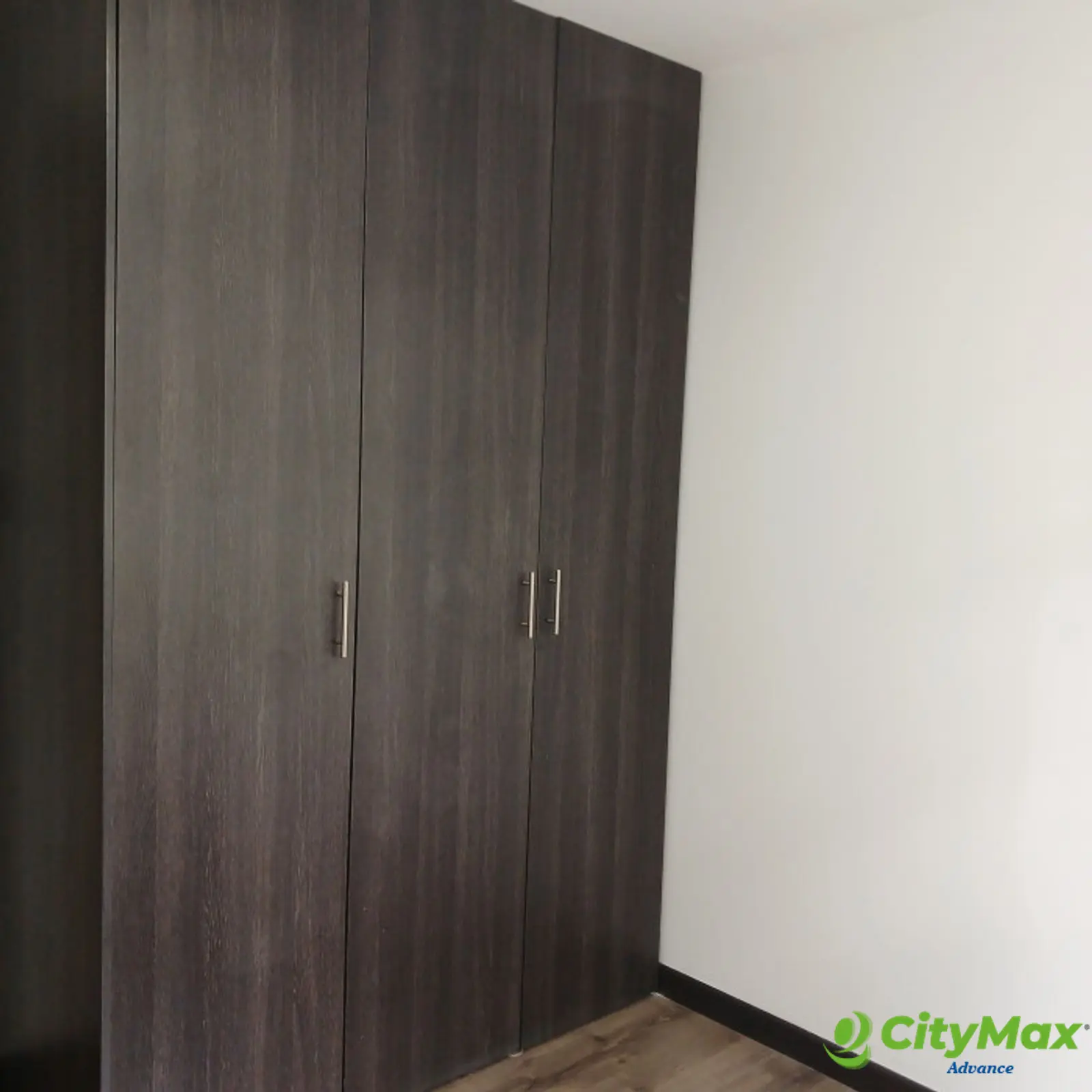 APARTAMENTO EN VENTA EN DI FIORI ZONA 7 - CLOSET HABITACIÓN 2