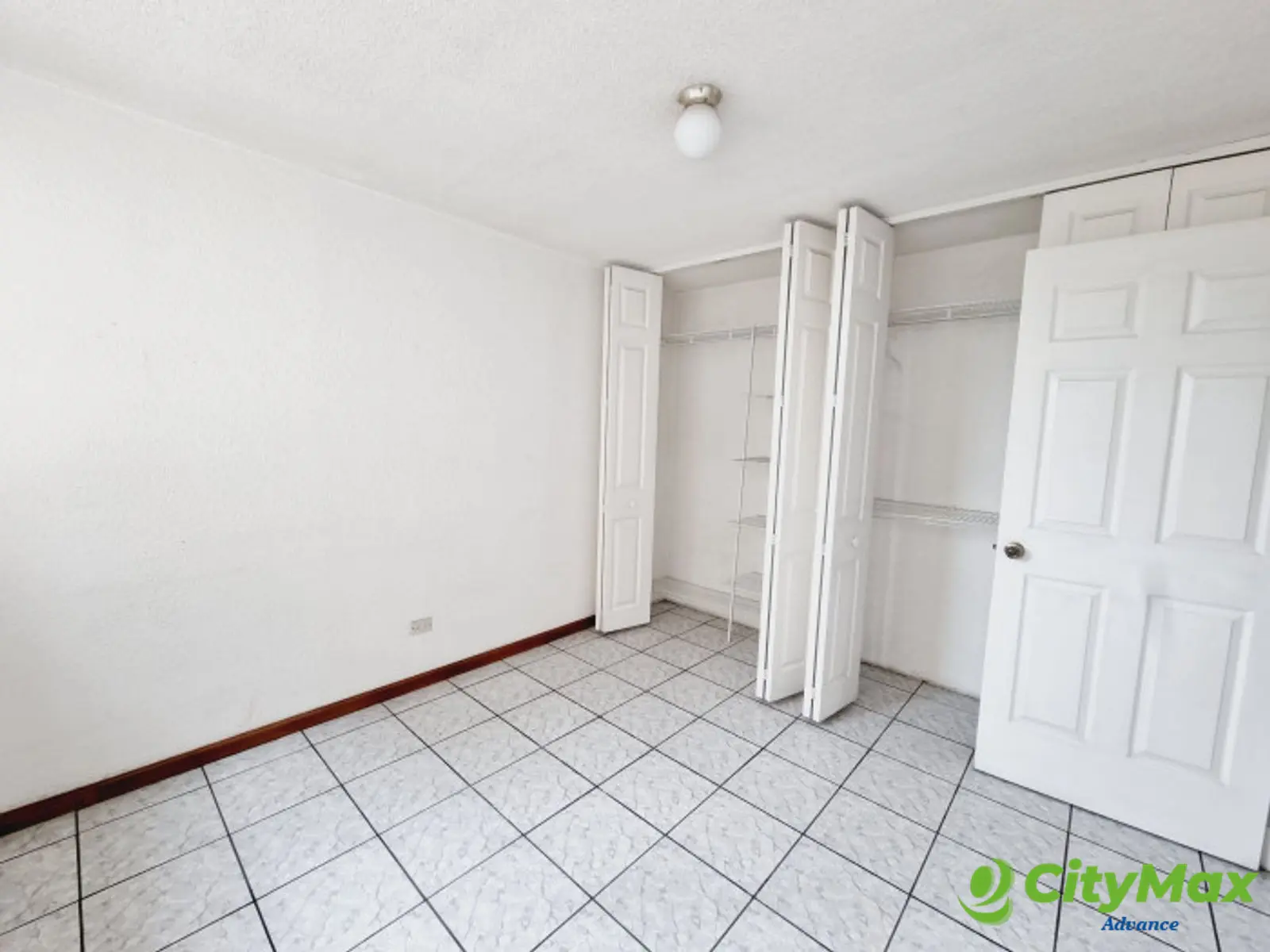 APARTAMENTO EN RENTA EN RESIDENCIALES V ZONA 11 - foto 5