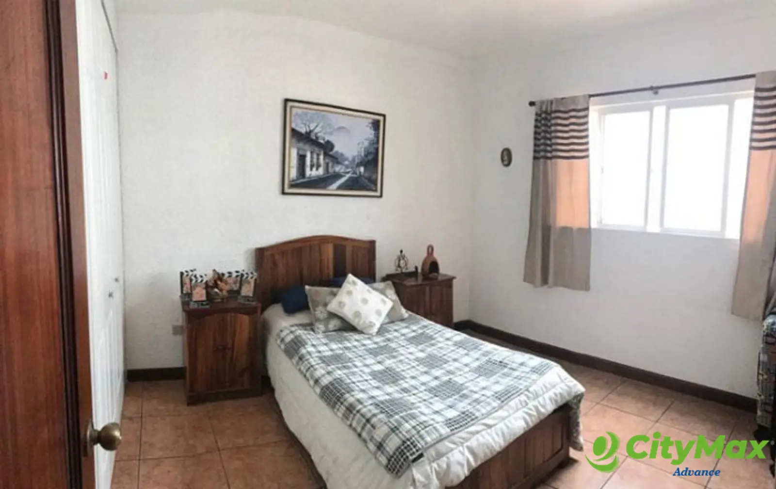 RENTO CASA GRANDE CON JARDIN LA ARBOLEDA SAN CRISTOBAL - foto 6