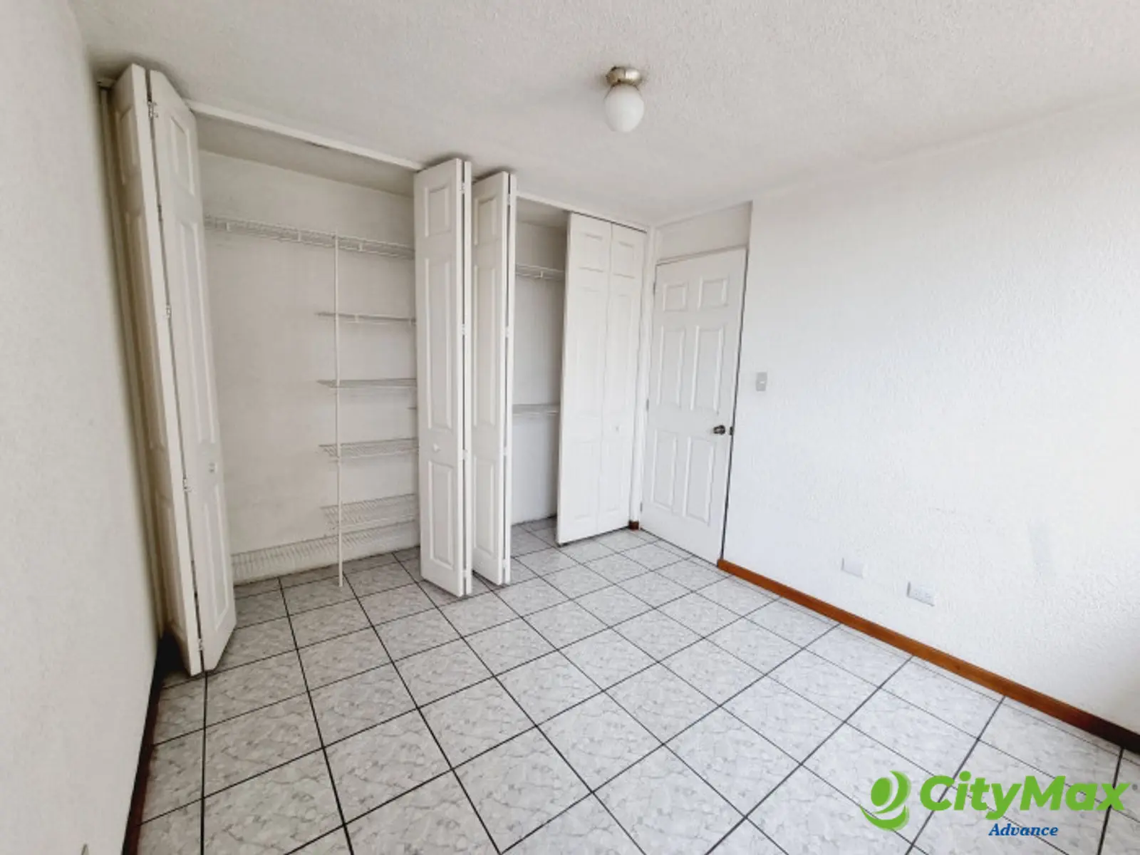 APARTAMENTO EN RENTA EN RESIDENCIALES V ZONA 11 - foto 6