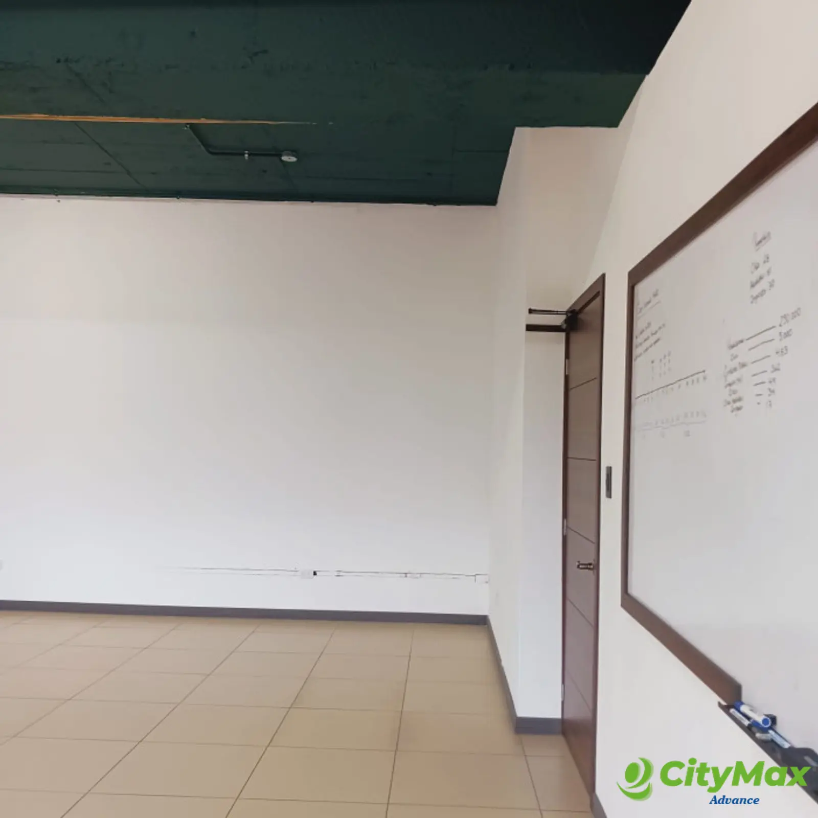 VENDO AMPLIA Y MODERNA OFICINA EN MUXBAL - foto 5