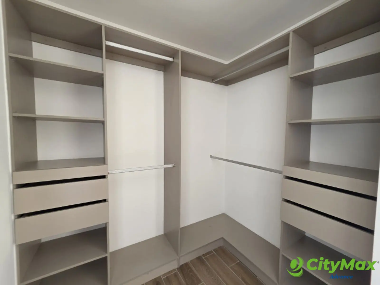 VENDO APARTAMENTO EN NIVEL ALTO EN PARQUE 14 VISTA SUR - foto 10