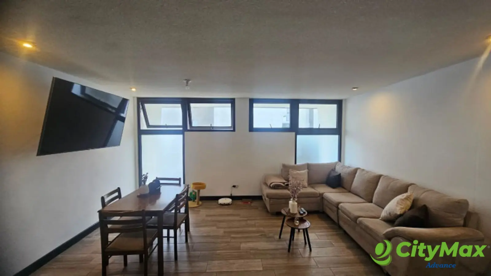 RENTA CASA RESIDENCIAL CANTORIA, ZONA 7 MIXCO - SALA