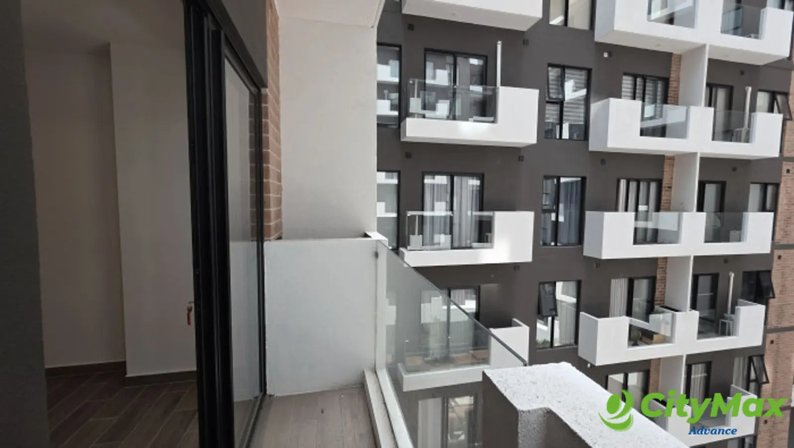 RENTO APARTAMENTO EN PARQUE 14 SOBRE AV LAS AMERICAS GT - foto 6