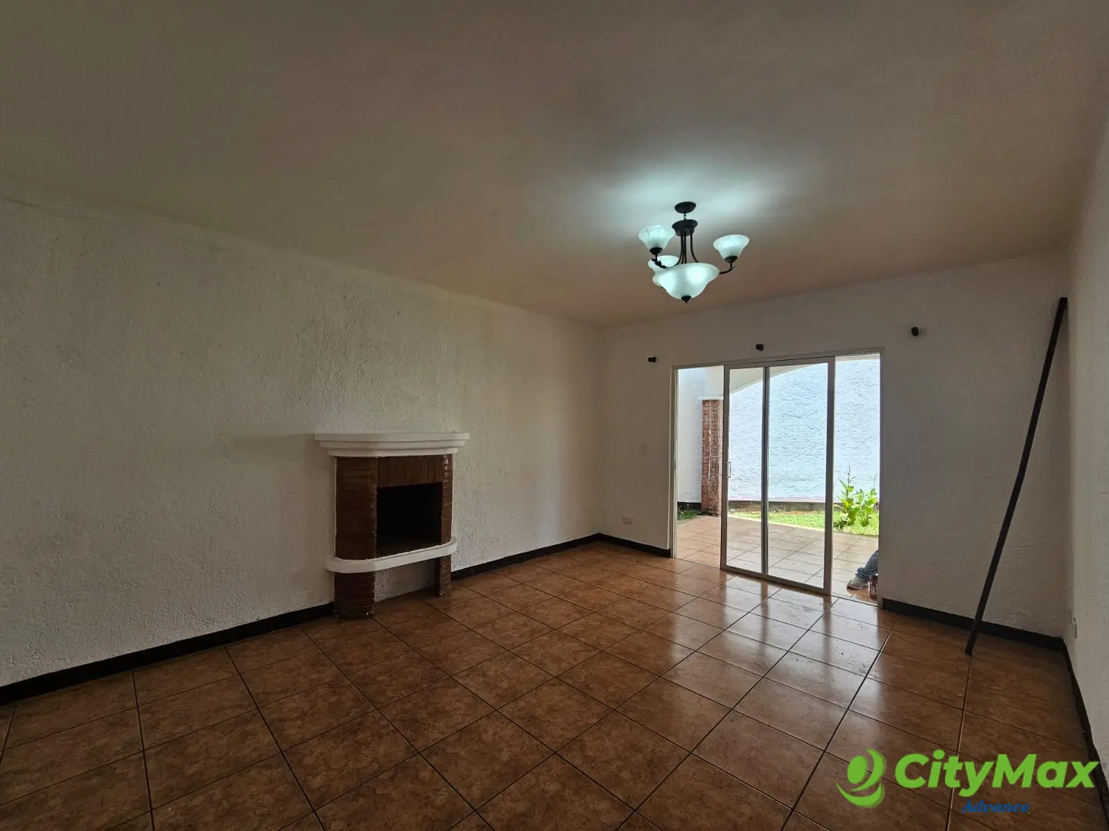 RENTO CASA GRANDE CON JARDIN LA ARBOLEDA SAN CRISTOBAL - foto 3
