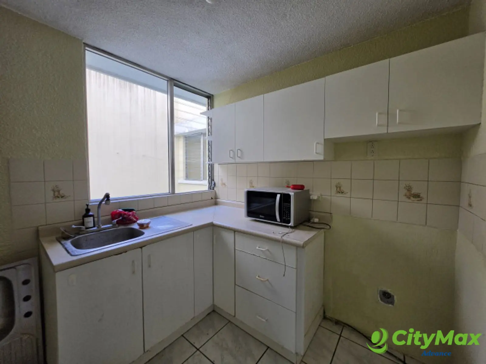 APARTAMENTO EN RENTA EN RESIDENCIALES V ZONA 11 - foto 2