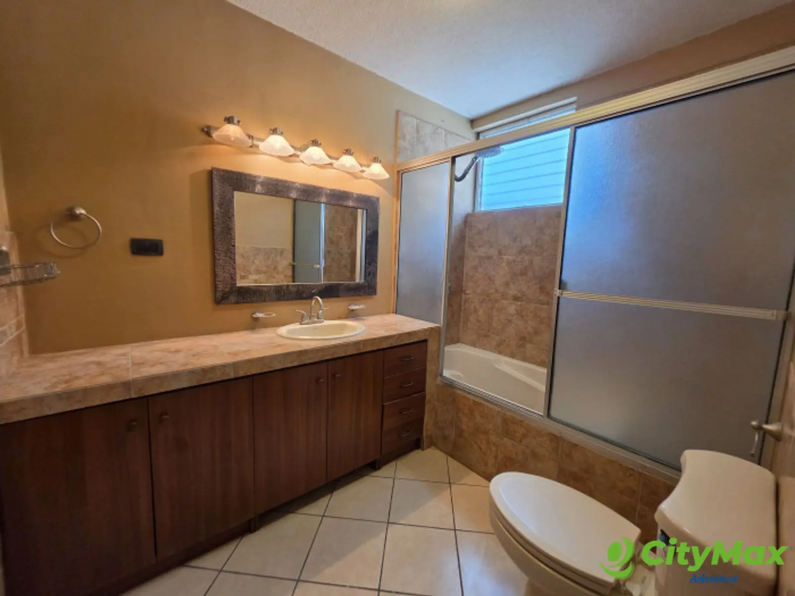 CASA EN VENTA EN COLINAS DE MONTE MARIA SUR VILLA NUEVA - foto 8