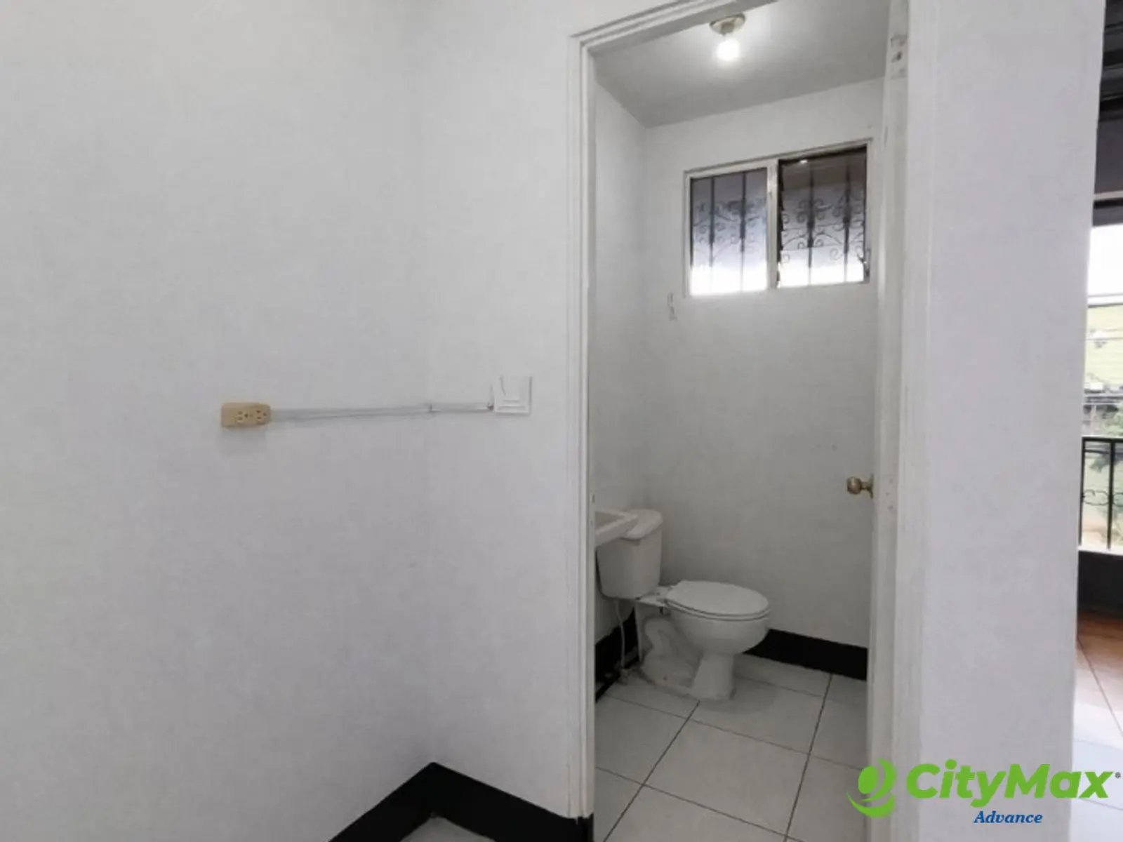 Local comercial en Renta Zona 7 Calz Roosevelt. Pequeño - foto 4