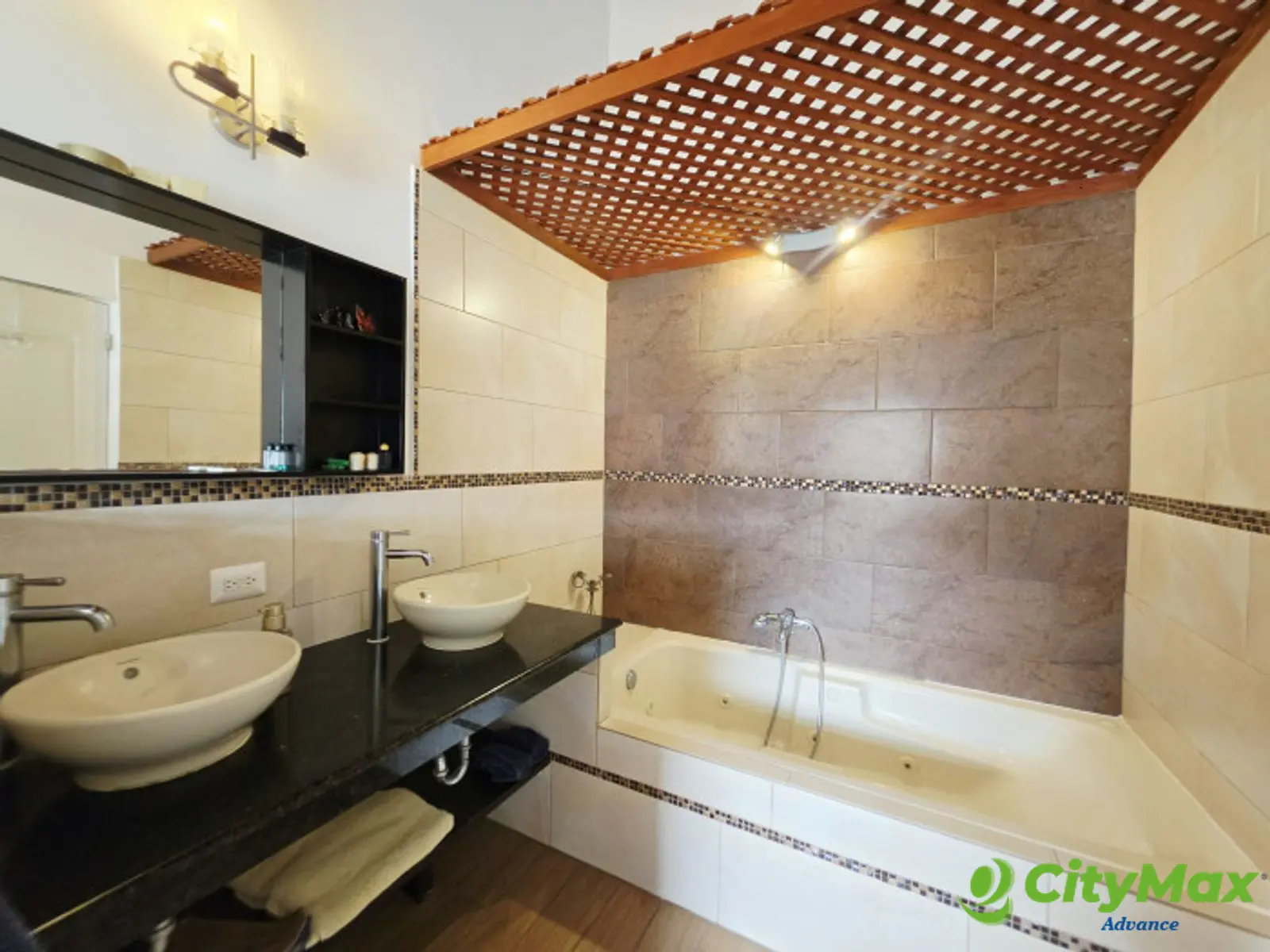 VENDO CASA DE 4 HAB EN HACIENDA REAL ZONA 16  - foto 10