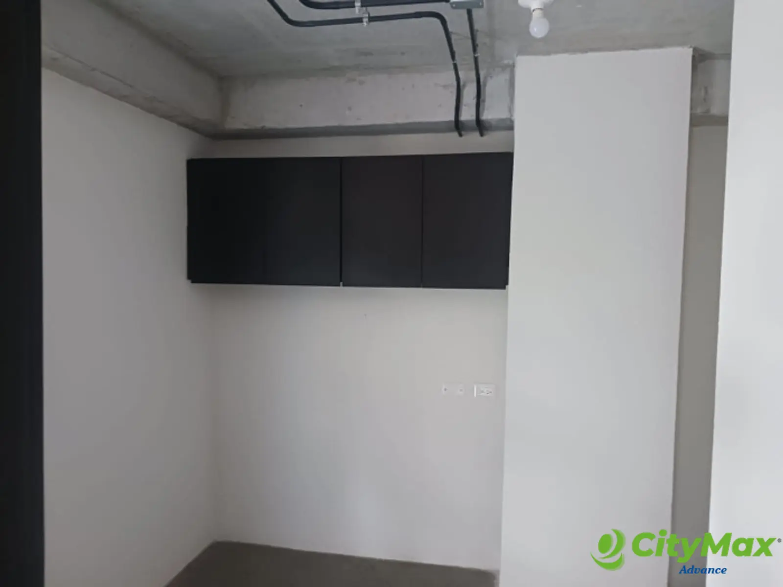 Rento apartamento tipo loft semi-amueblado en zona 12 - foto 2