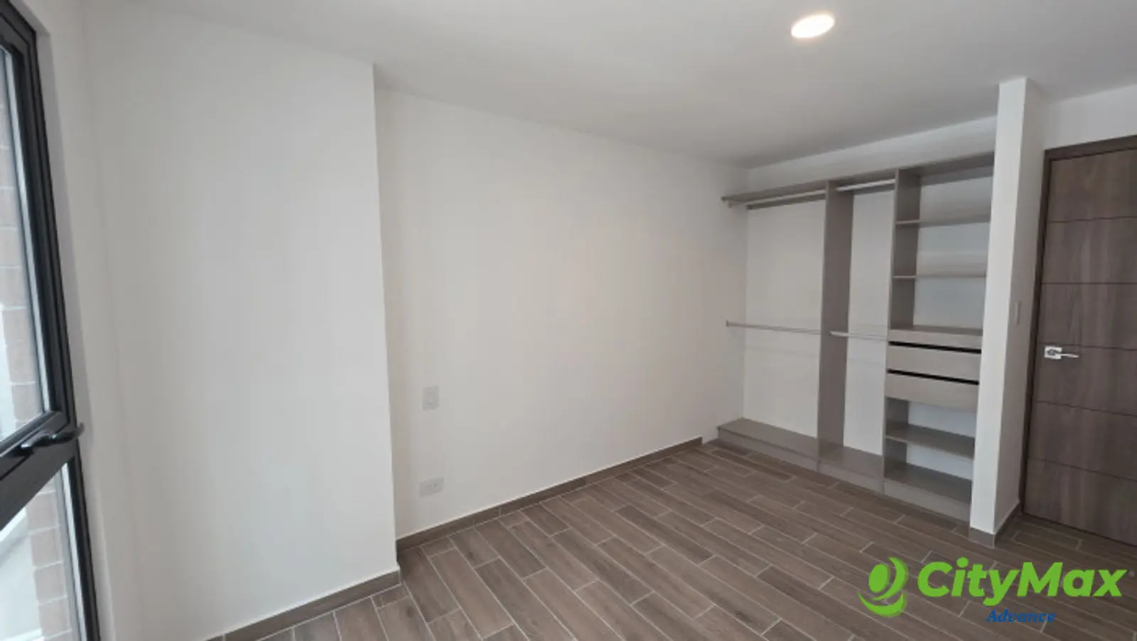 RENTO APARTAMENTO EN PARQUE 14 SOBRE AV LAS AMERICAS GT - foto 3