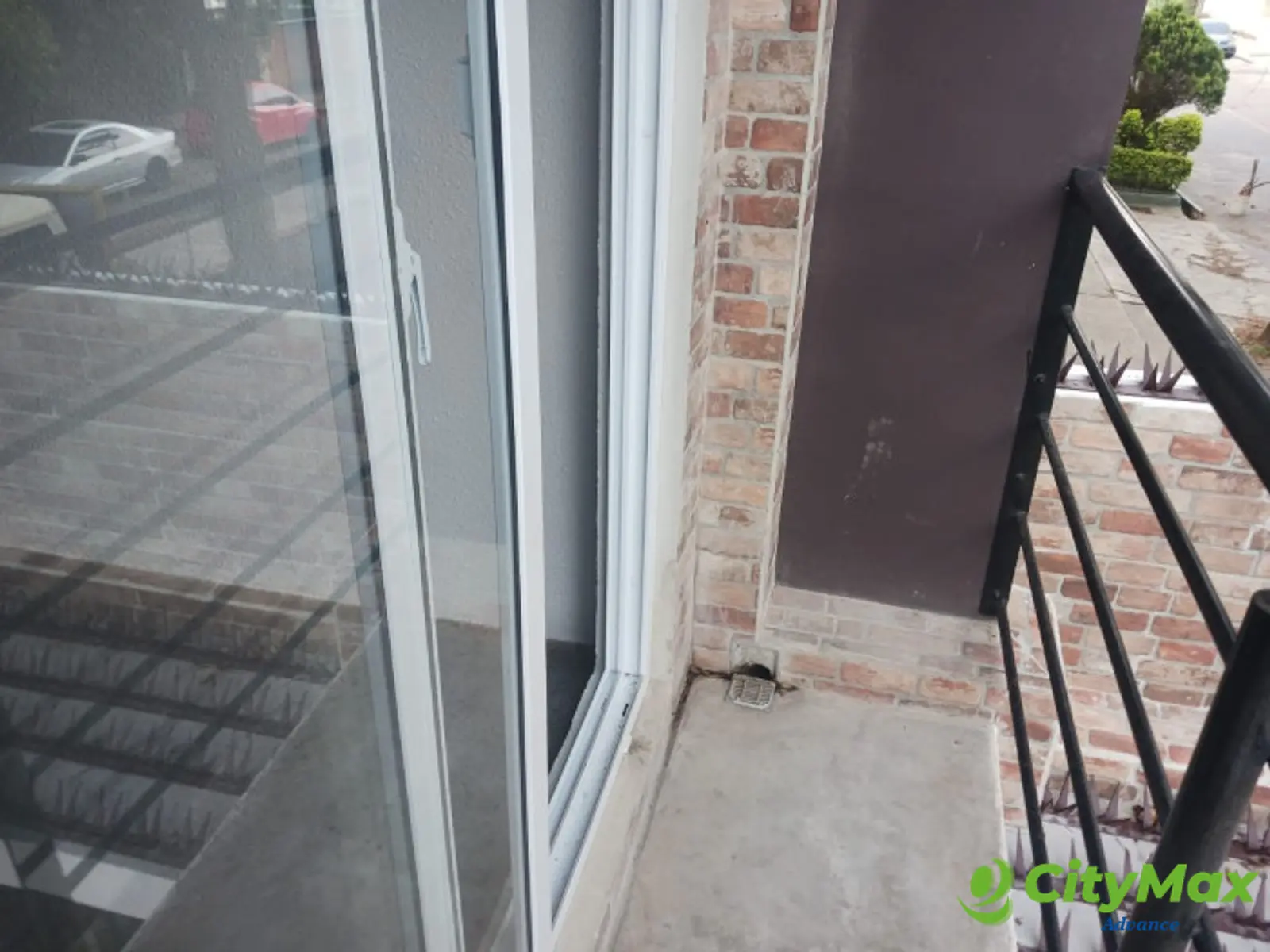 Rento apartamento tipo loft semi-amueblado en zona 12 - foto 4