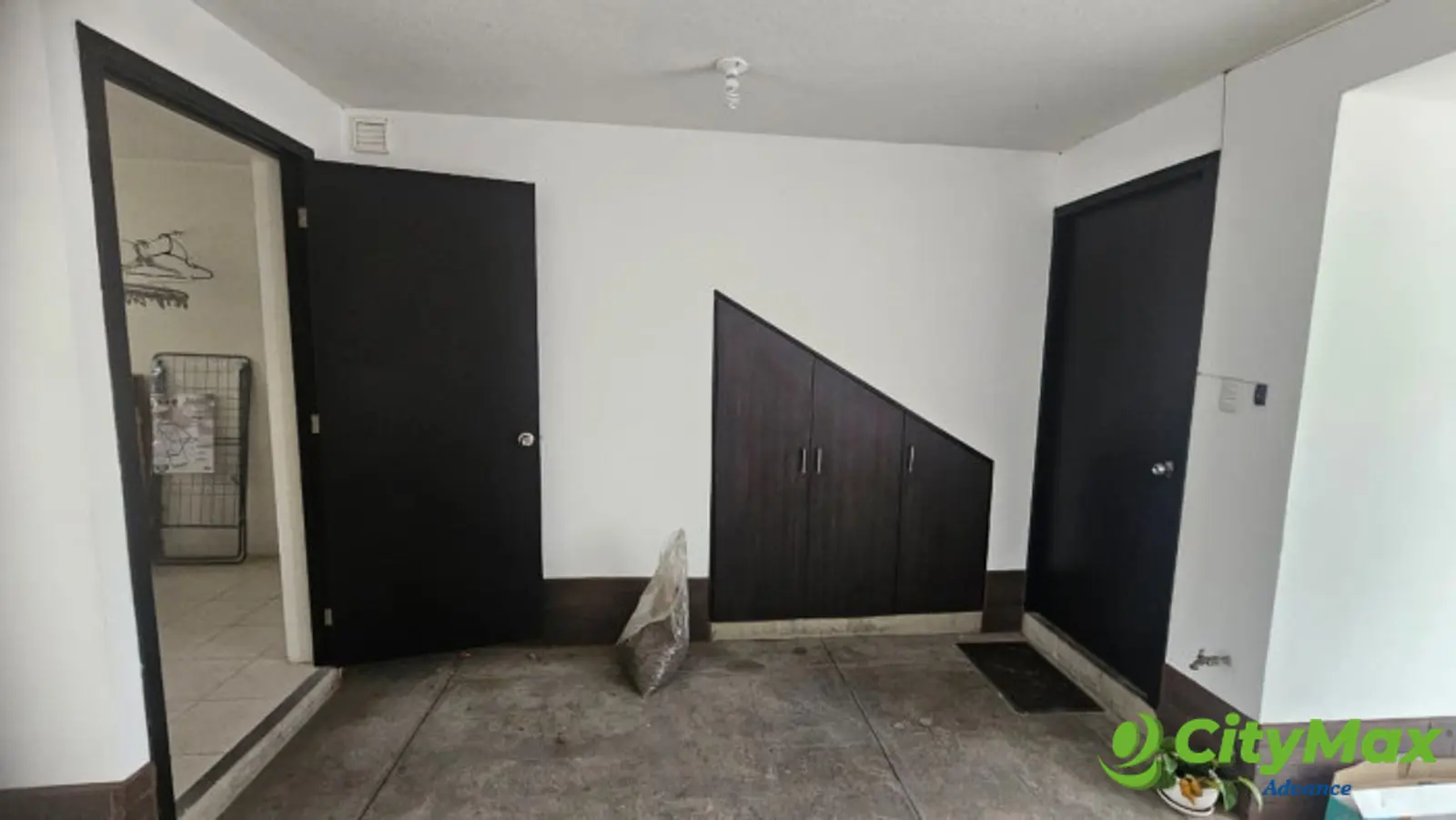 RENTA CASA RESIDENCIAL CANTORIA, ZONA 7 MIXCO - BODEGA PARQUEO