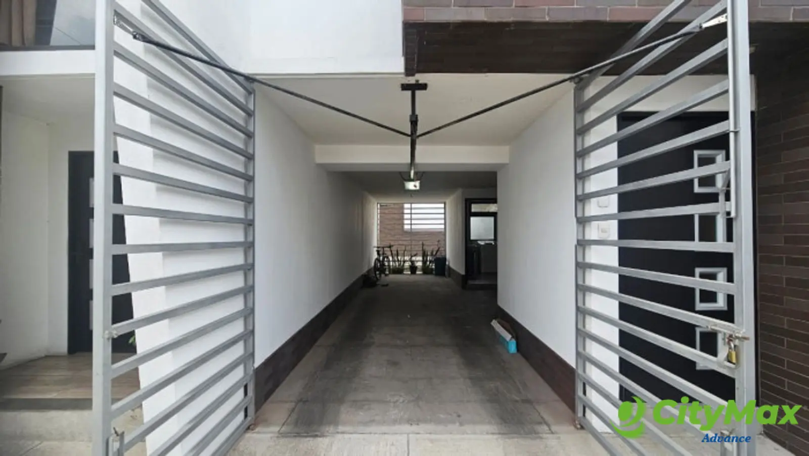 RENTA CASA RESIDENCIAL CANTORIA, ZONA 7 MIXCO - GARAGE