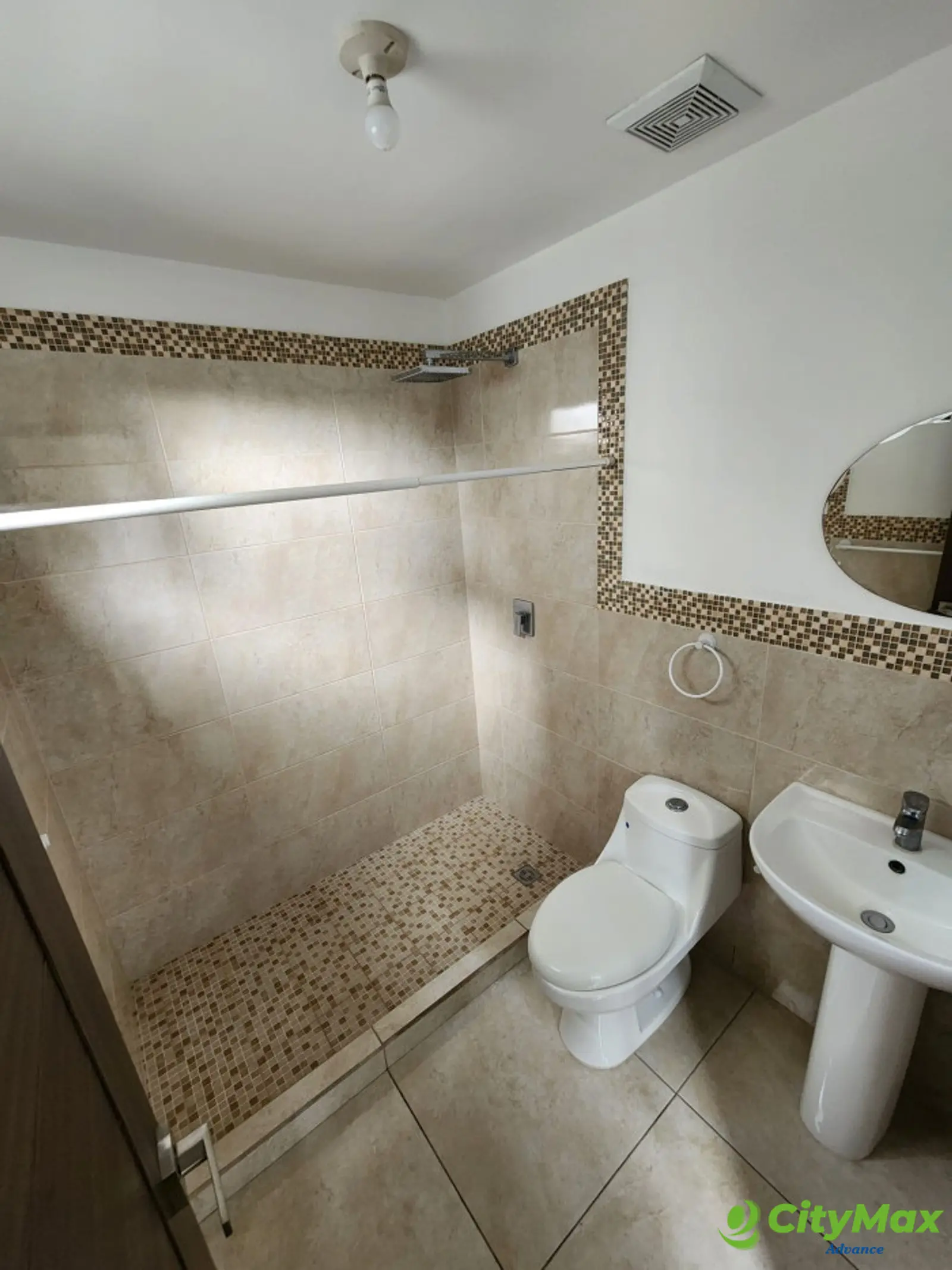 APARTAMENTO EN VENTA EN DI FIORI ZONA 7 - BAÑO HABITACIÓN PRINCIPAL